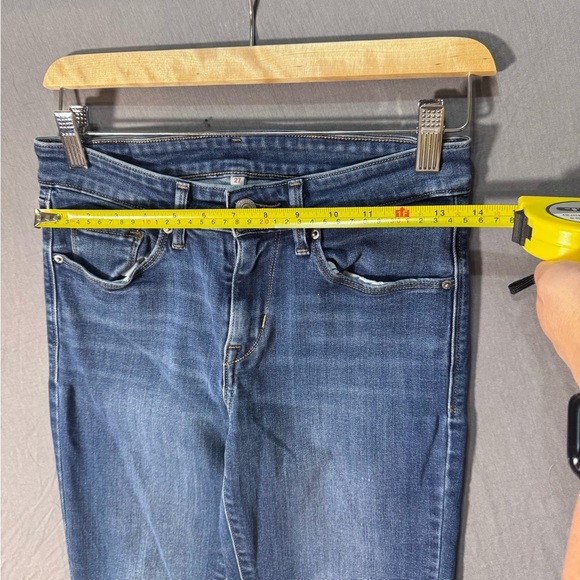 Levi's Blue Straight Leg Jeans with Vintage-Inspired Fading Sz 27 - Picture 3 of 6